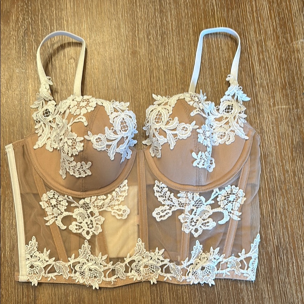 Elegant Lace Bustier in Tan and White